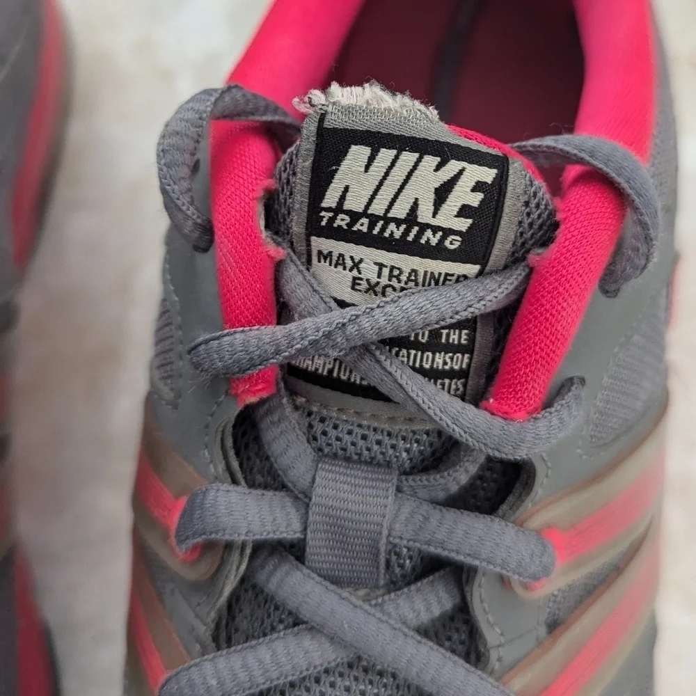 NIKE Woman's Air Max Trainer Excel  Running  Shoe Size 7.5